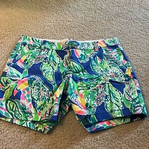 NWOT Lilly Pulitzer shorts. Size 12